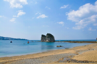 円月島ビーチ