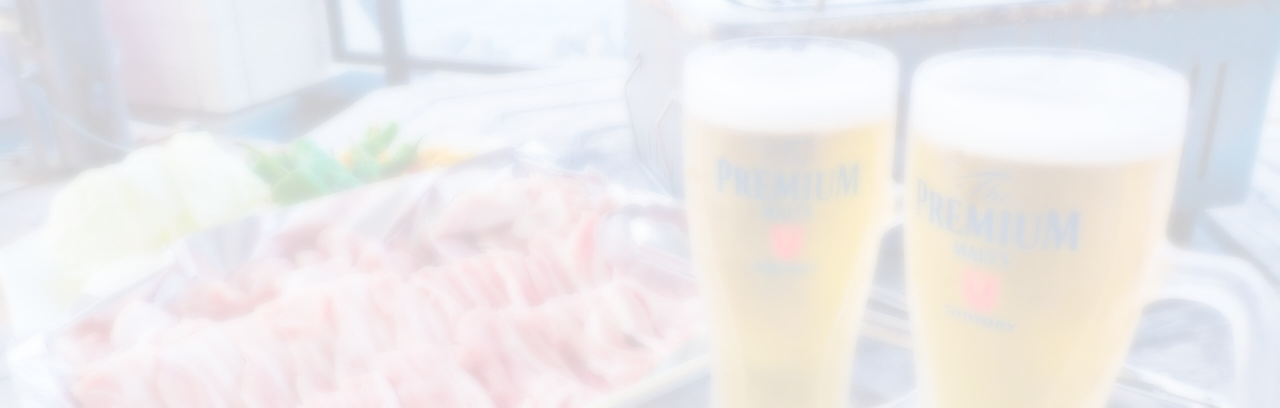 BBQで食べれるお肉とビールの写真