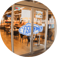 フィッシュマーケット（鮮魚販売コーナー）の写真